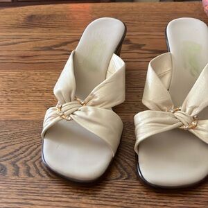 Onex sandals. Size 9